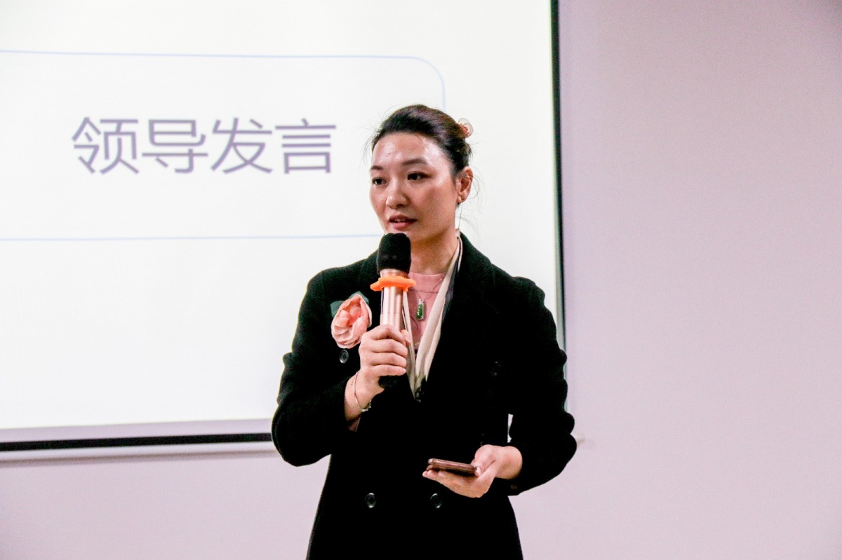 陈燕玲董事发言.jpg 陈燕玲董事发言.jpg